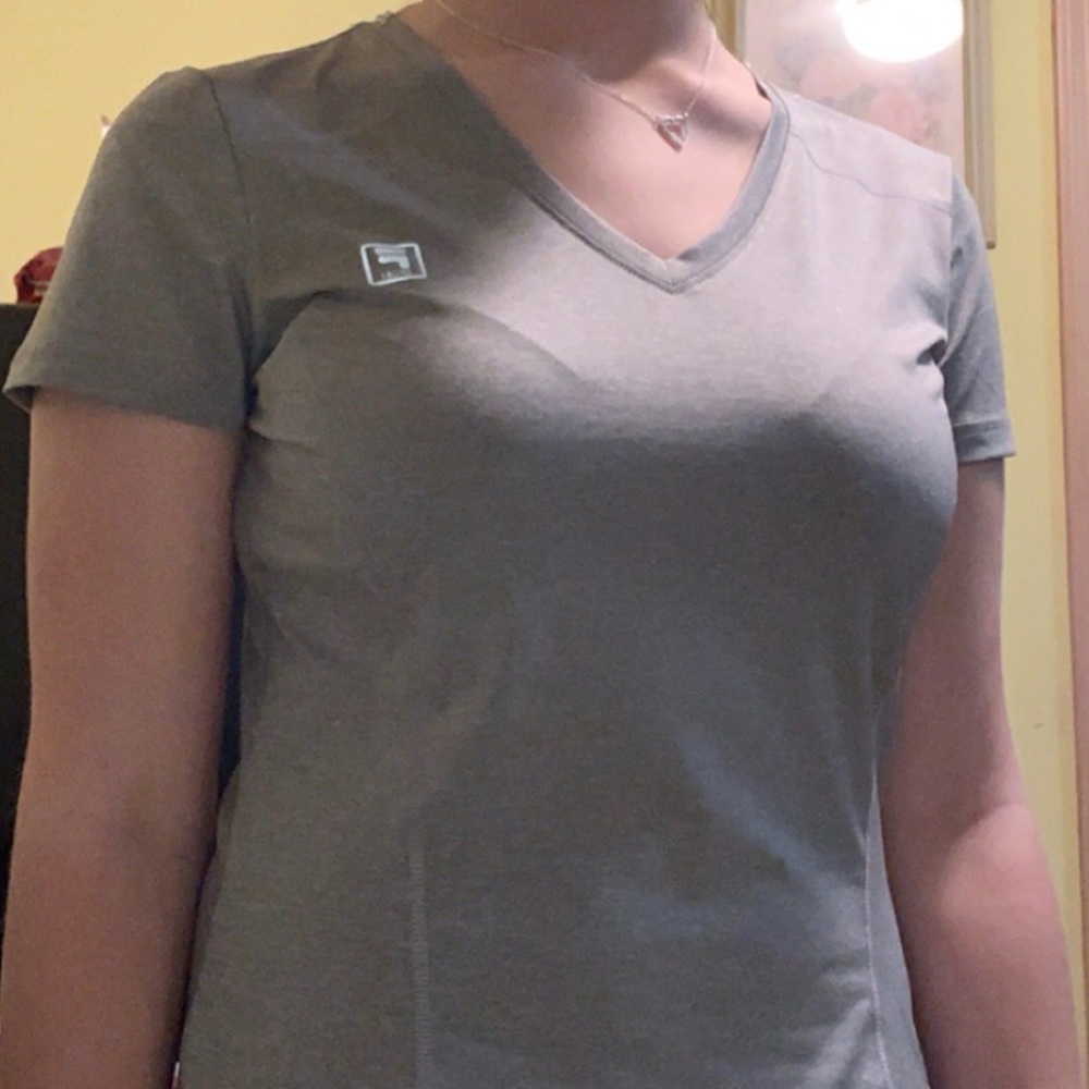 2/$10 Fila Sports Gray Short Sleeve Shirt size M